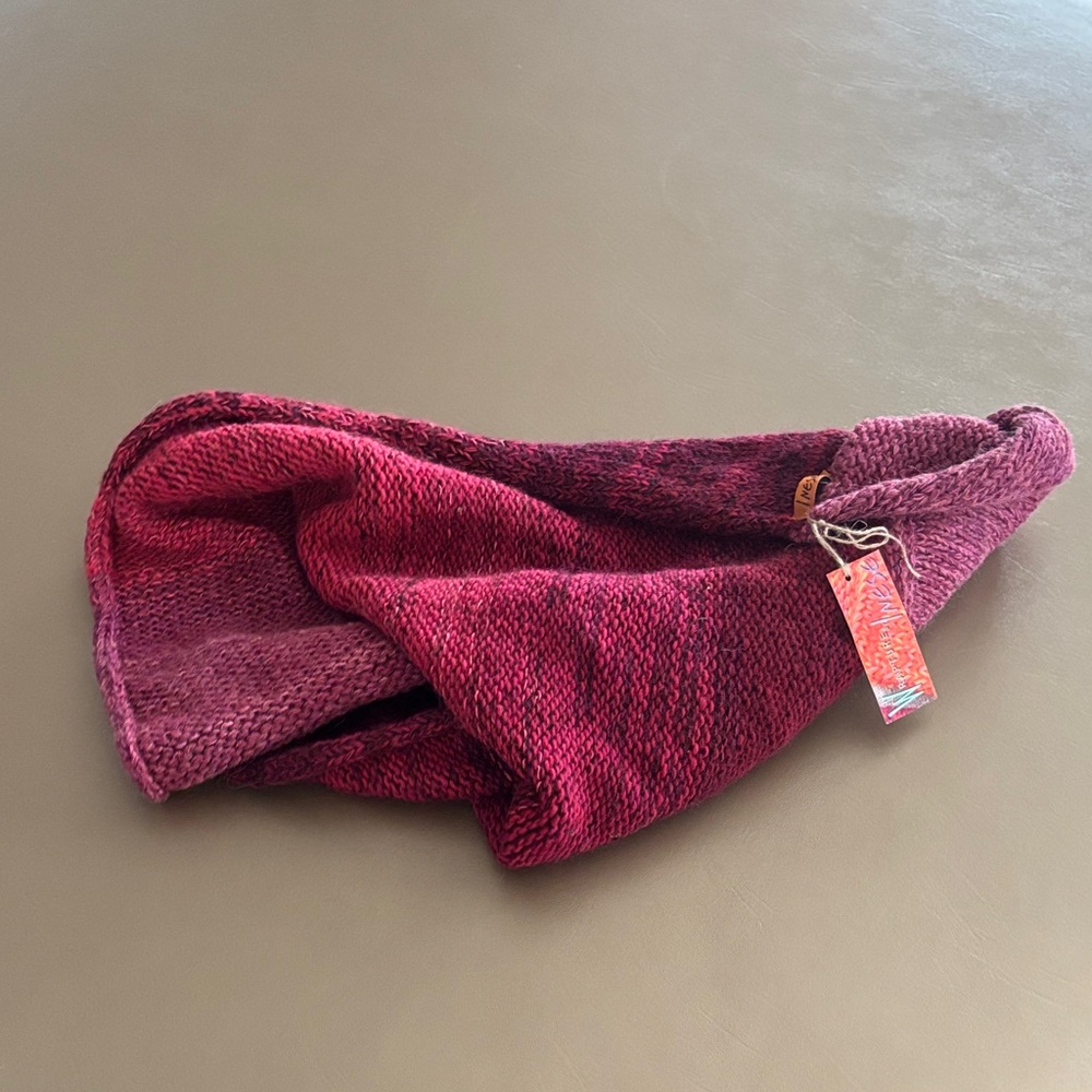 Handmade Gradient Berry Knit Scarf - NWT